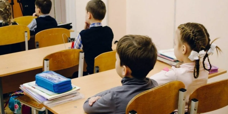 Мектептегі оқушылардың қысқы каникулдағы демалыс күндері қанша күн?