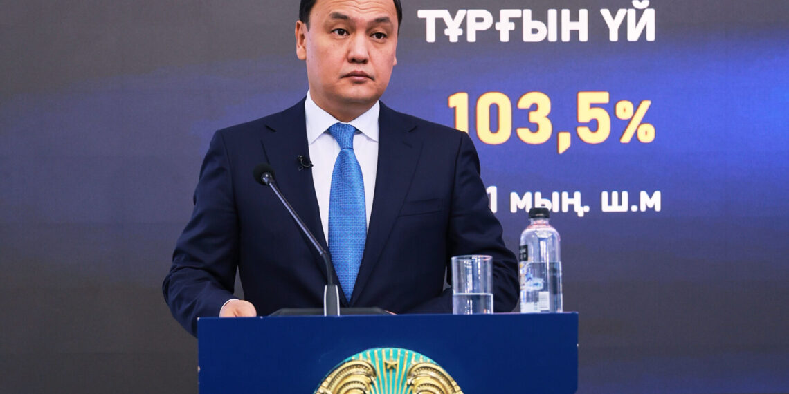 ҚАРАШӨКЕЕВ «БӨЛЕК ӘКІМ», СМЕТОВКЕ ЖАҢА АСФАЛЬТ ТУРАЛЫ ПІКІР БІЛДІРДІ