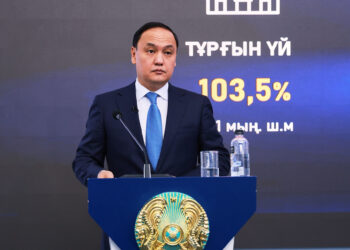 ҚАРАШӨКЕЕВ «БӨЛЕК ӘКІМ», СМЕТОВКЕ ЖАҢА АСФАЛЬТ ТУРАЛЫ ПІКІР БІЛДІРДІ