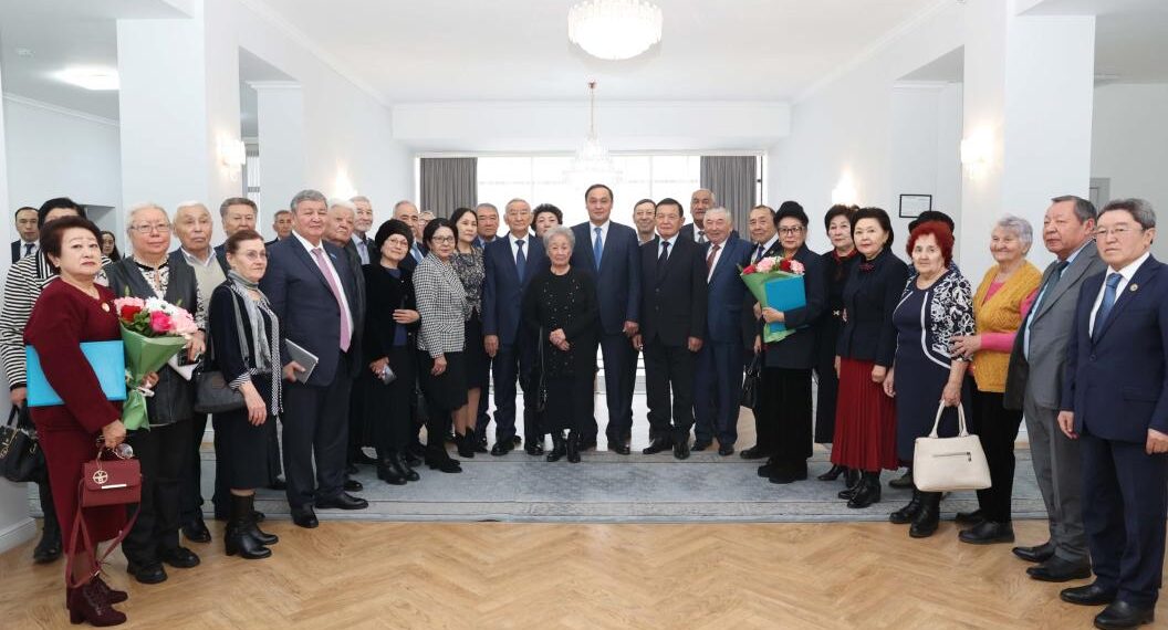 Өңір әкімі ардагерлермен кездесті
