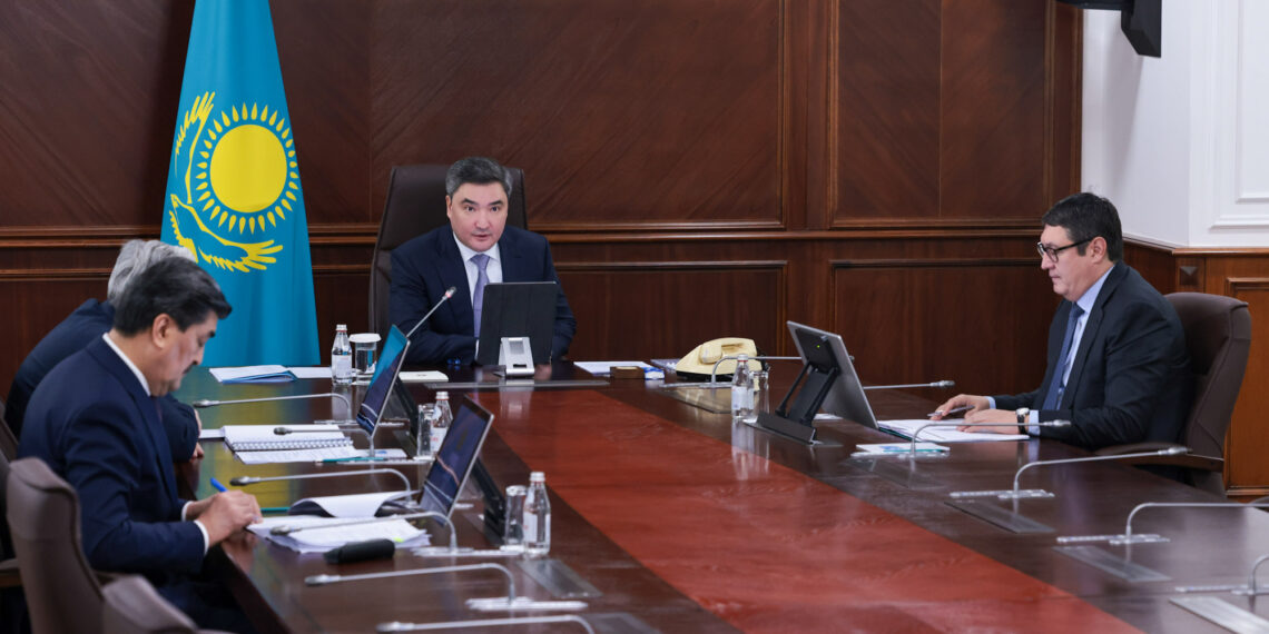 Бектенов «Жасыл экономикаға» көшу жөніндегі кеңес отырысын өткізді