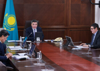 Бектенов «Жасыл экономикаға» көшу жөніндегі кеңес отырысын өткізді