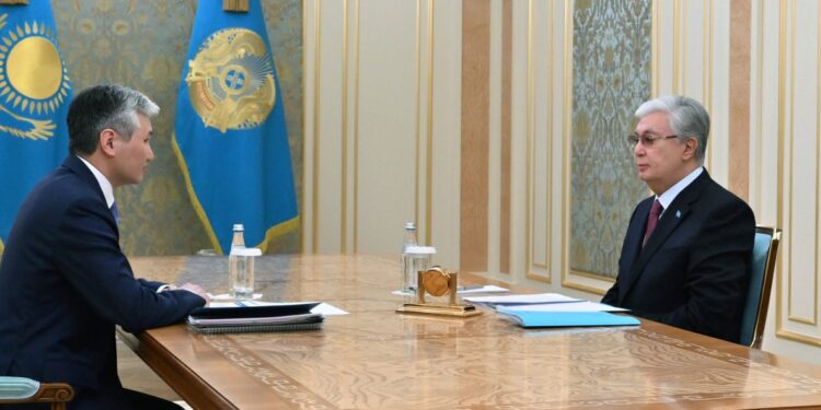 Ұлытау әкімі Тоқаевқа өңірдің даму қорытындысы туралы есеп берді
