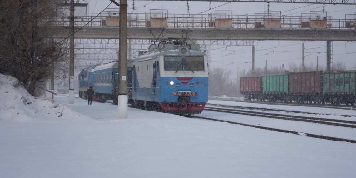 Мүгедектігі бар адамдарды алып жүретіндер пойыз билеттерін жеңілдікпен алады