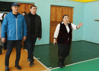 Қарашөкеев Тараздағы ескі мектептерді аралады