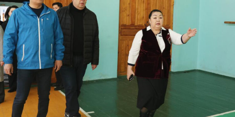 Қарашөкеев Тараздағы ескі мектептерді аралады