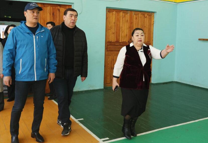 Қарашөкеев Тараздағы ескі мектептерді аралады