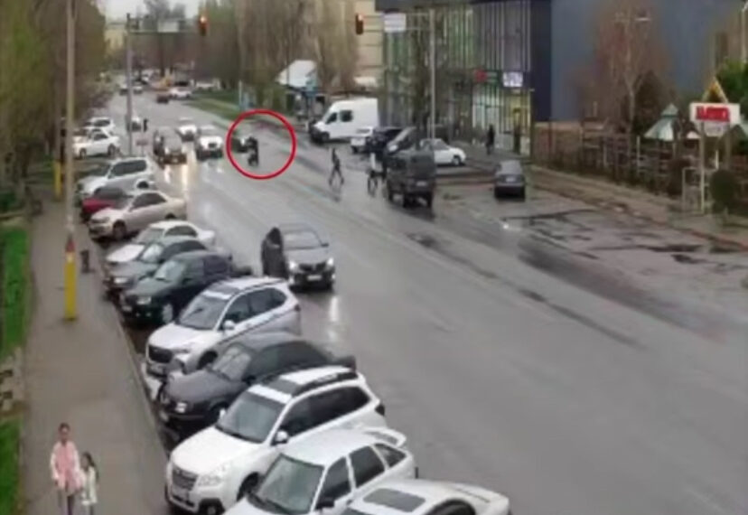 Таразда жүргізуші куәлігі жоқ ер адам полициядан қашпақ болды