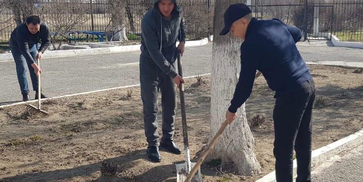 Таразда ҚАЖ қызметкерлері тазалық акциясына қатысты