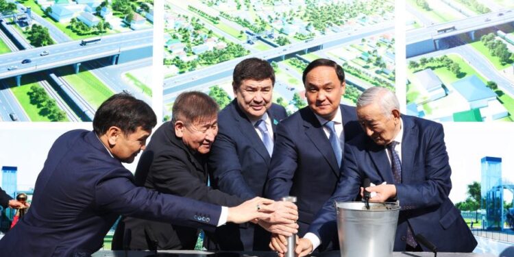 Таразда теміржол үстінен өтетін жаңа көпірдің құрылысы басталды