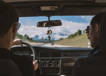 Таразда әкесінің көлігін айдап кеткен жасөспірім полициядан қашпақ болды