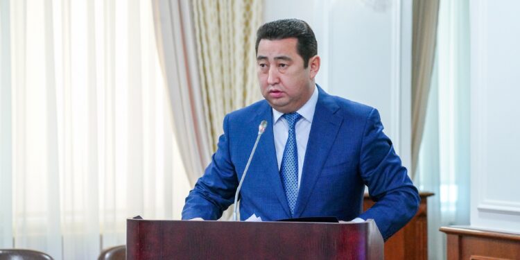 Айдарбек Сапаров