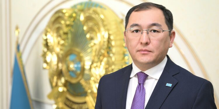Айбек Смадияров