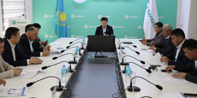 «AMANAT» партиясының Сайлауалды бағдарламасы мен өңірлік даму мәселелері қаралды