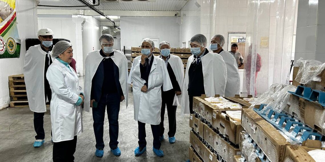 КӘСІПОДАҚТЫҚ ДЕСАНТ: ҚҰС ФАБРИКАСЫ ЖҰМЫСШЫЛАРЫНЫҢ ЕҢБЕК ЖАҒДАЙЫ КҮНТӘРТІБІНДЕ