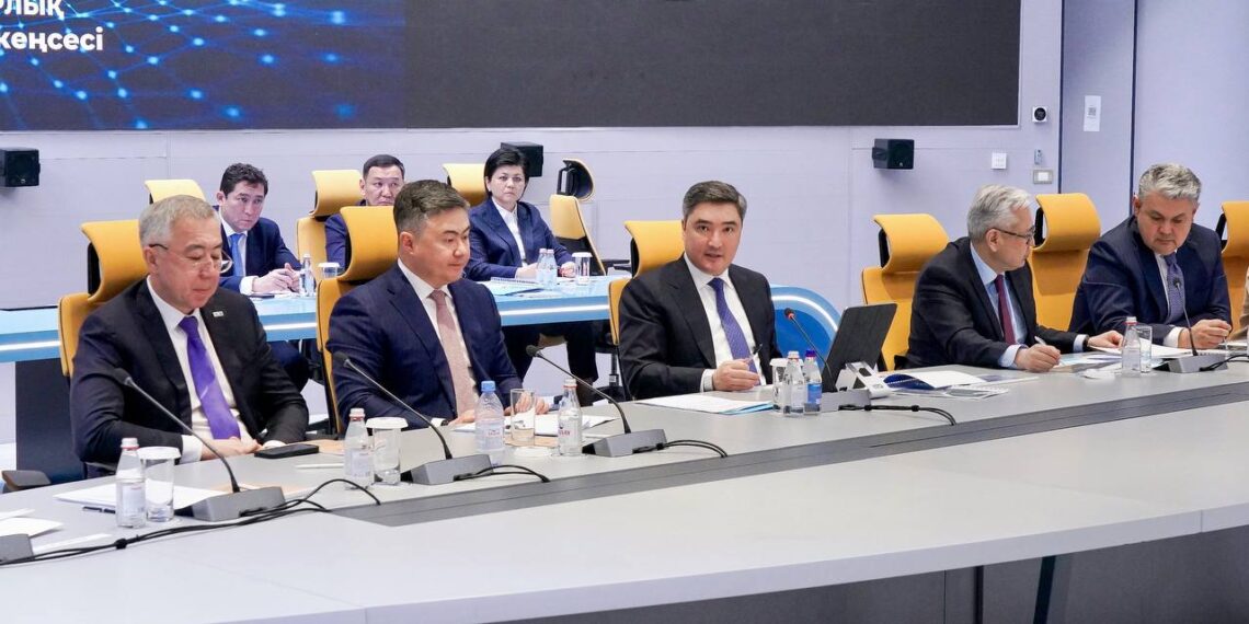 Бектенов цифрлық теңгені енгізу жөнінде кеңес өткізді