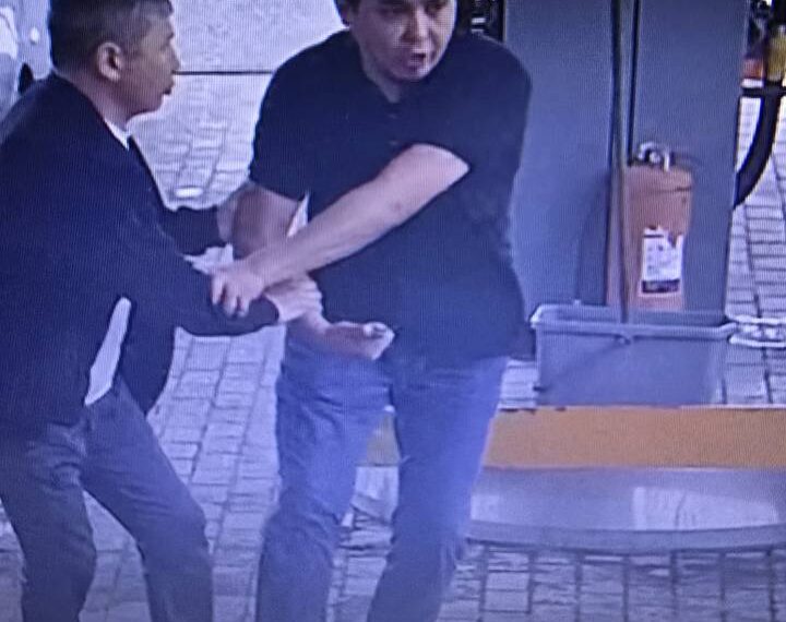 Меркідегі жанармай құю бекетінде ер адамды пышақтап кетті
