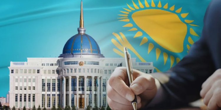 Тоқаев Ғылым күні қарсаңында мемлекеттік наградалармен марапаттау туралы Жарлыққа қол қойды