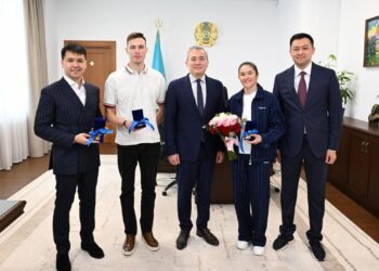 Назым Қызайбай бастаған бір топ олимпиада жүлдегері баспаналы болды