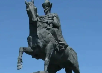 Кенесары ханның ескерткіші қайта орнатылды