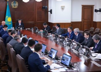 Бектенов ЖЭК дамыту мәселелері жөніндегі энергетикалық кеңестің отырысын өткізді