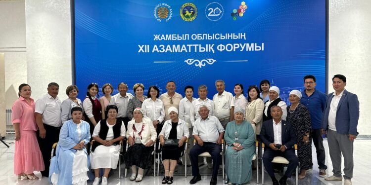 Жамбылда XII Өңірлік Азаматтық форум өтуде: алғашқы күні цифрлық белсенділік, инклюзивтілік және ҮЕҰ болашағы талқыланды