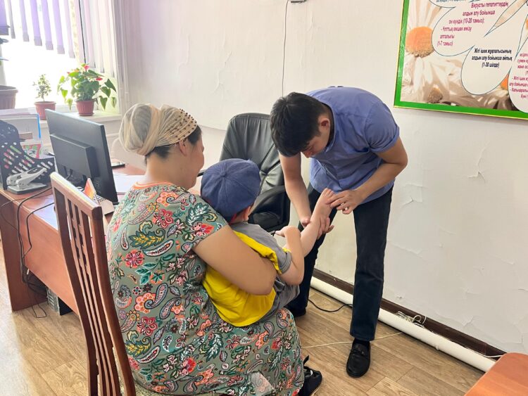 Жоғары білімді медицина мамандары кеңес берді