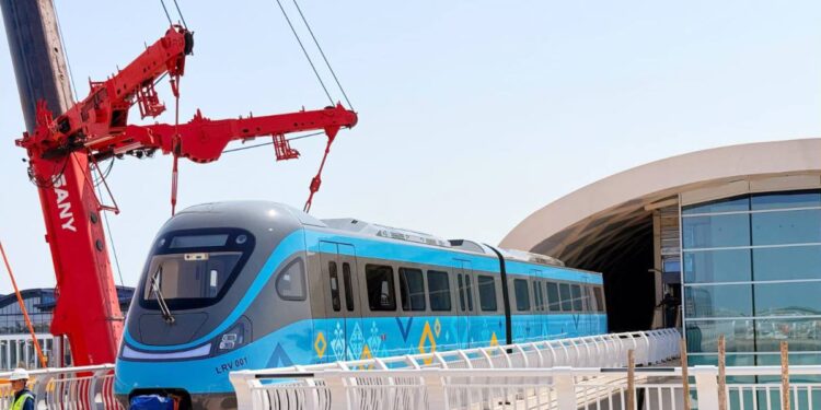 Астанада №101 станциясына алғашқы LRT құрамы көтерілді