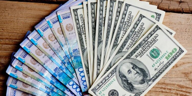 Доллардың бағамы Қазақстанда үздіксіз көтерілуде