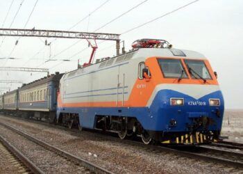 Пойызда босанған әйел сәбиін терезеден лақтырып жіберді – Қарағандыда сұмдық оқиға