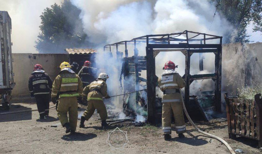 Таразда ТҚКС дүңгіршегі өртенді
