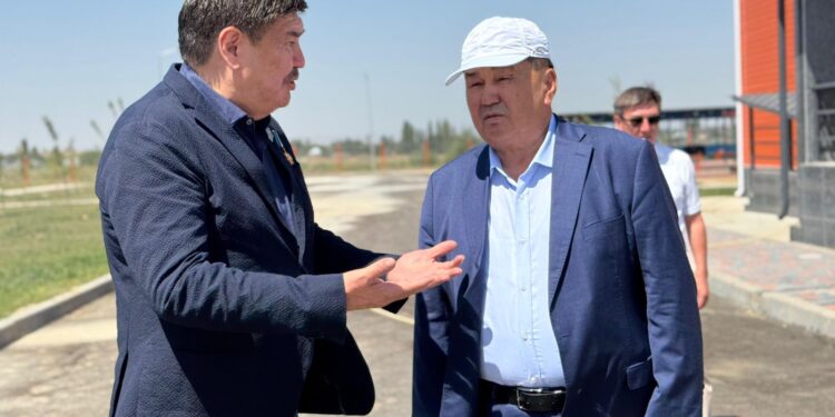 Мәжіліс депутаты Мұқаш Ескендіров Жамбыл ауданындағы әлеуметтік нысандардың жай-күйімен танысты