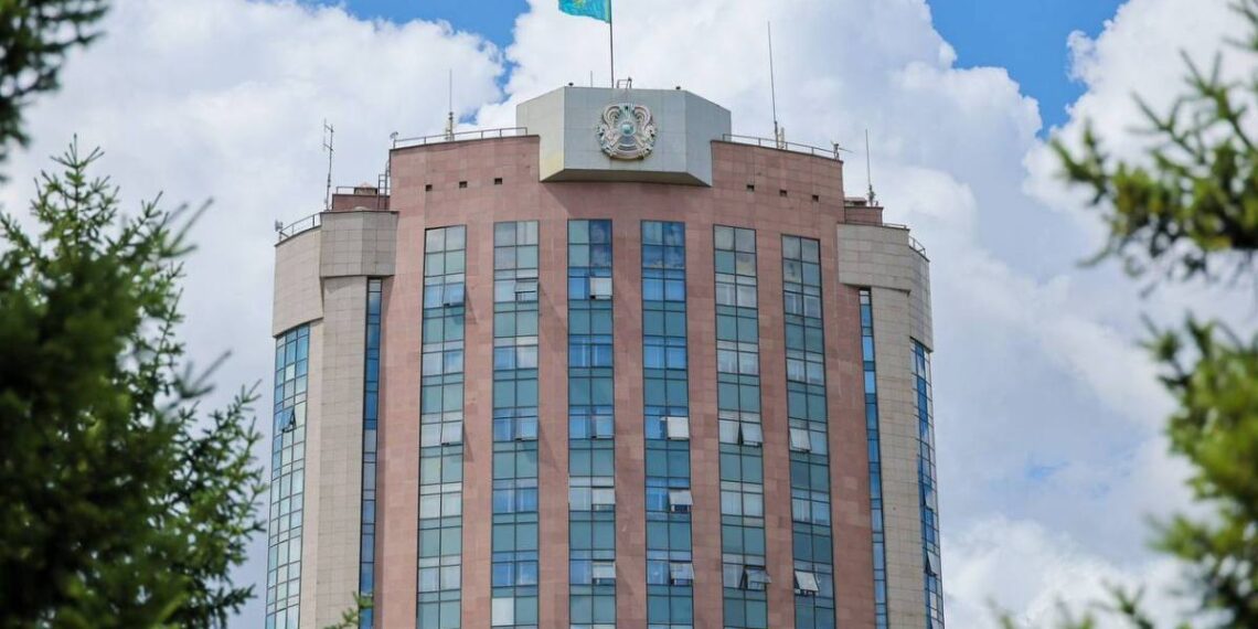 Шу ауданында есірткі сатқаны үшін мемлекетаралық іздеуде жүрген 50 жастағы ер адам ұсталды