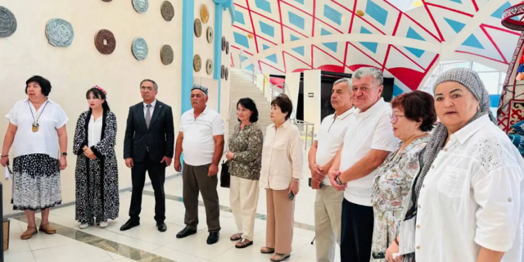 Таразда ұйғыр этносының ұлттық өнері мен рухани мәдениетіне арналған бірегей көрме ашылды