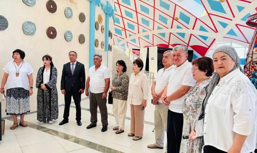 Таразда ұйғыр этносының ұлттық өнері мен рухани мәдениетіне арналған бірегей көрме ашылды
