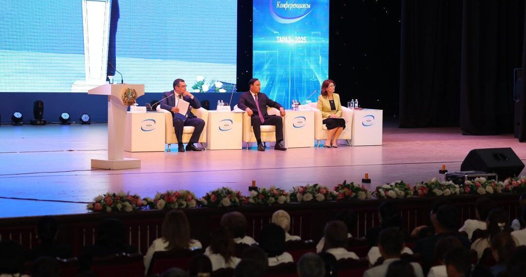 Ербол Қарашөкеев конференцияда баяндама жасады