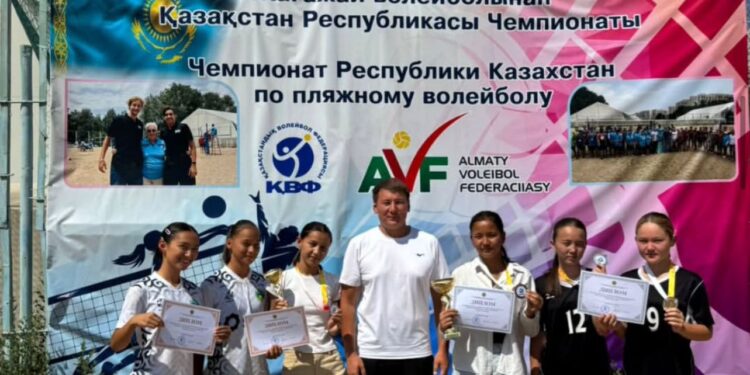 Байзақтық қыздар Қазақстан чемпионатының күміс жүлдегерлері