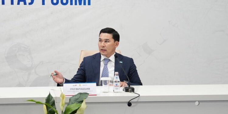 Ербол Мырзабосынов таеквондо жеңімпаздарын марапаттады