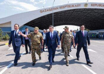 Олжас Бектенов Қырғызстан шекарасындағы өткізу пункттерін жаңғырту барысымен танысты