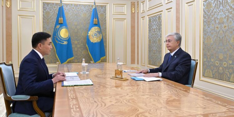 Мемлекет басшысы Шымкент әкімімен кедесу өткізді