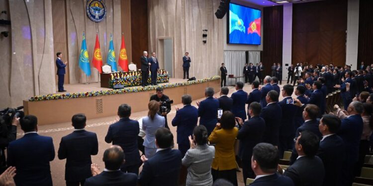 Мемлекет басшысы Садыр Жапаровты «Алтын Қыран» орденімен марапаттады