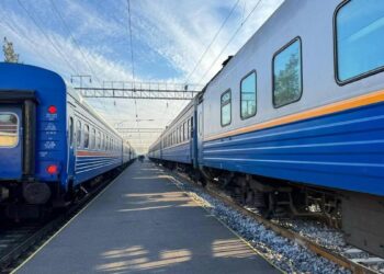 Пойыздың кенет тоқтауынан жолаушылар зардап шекті