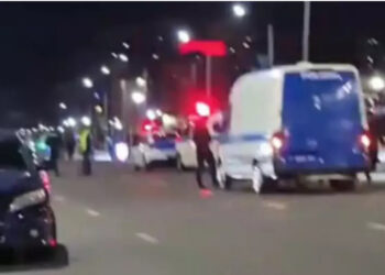Астанада жүргізуші абайсызда жол жұмысшыларын қағып өтті.