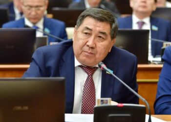 «Халық қиындық көріп жатқан жоқ»деген сөзі үшін депутатқа сын айтылды