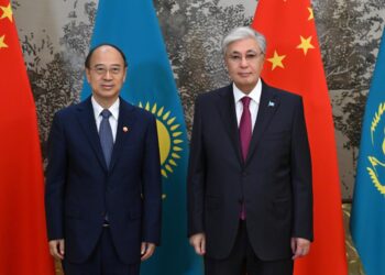 Президент CNPC төрағасы Дай Хоулянды қабылдады