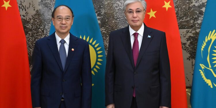 Президент CNPC төрағасы Дай Хоулянды қабылдады