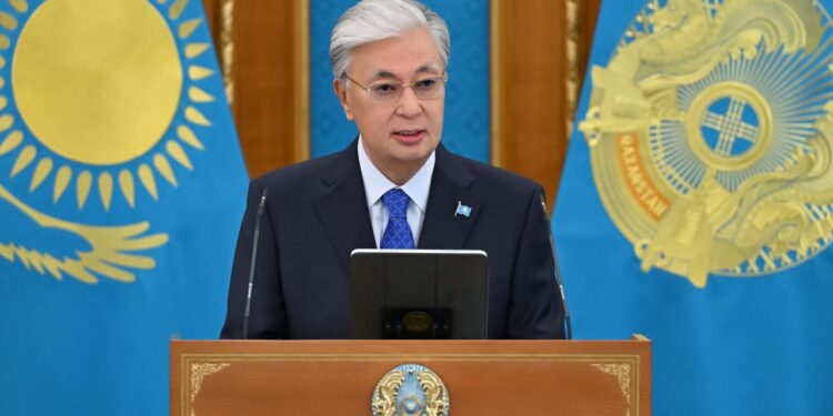 Президент мұнай-газ саласы мамандарын кәсіби мерекемен құттықтады