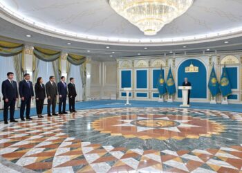 Қасым-Жомарт Тоқаев Қазақстан арқылы әлемдік ірі сауда нарықтарына апаратын 5 теміржол дәлізі өтетінін айтты.