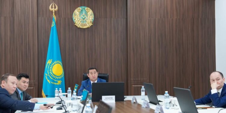 Сапаров Жамбыл облысы ауыл шаруашылығы тауарын өндірушілермен кездесті