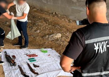 2 қала, 11 облыс, 62 қару-жарақ, 4 мың оқ-дәрі: ҰҚК жедел іздестіру нәтижесін жария етті
